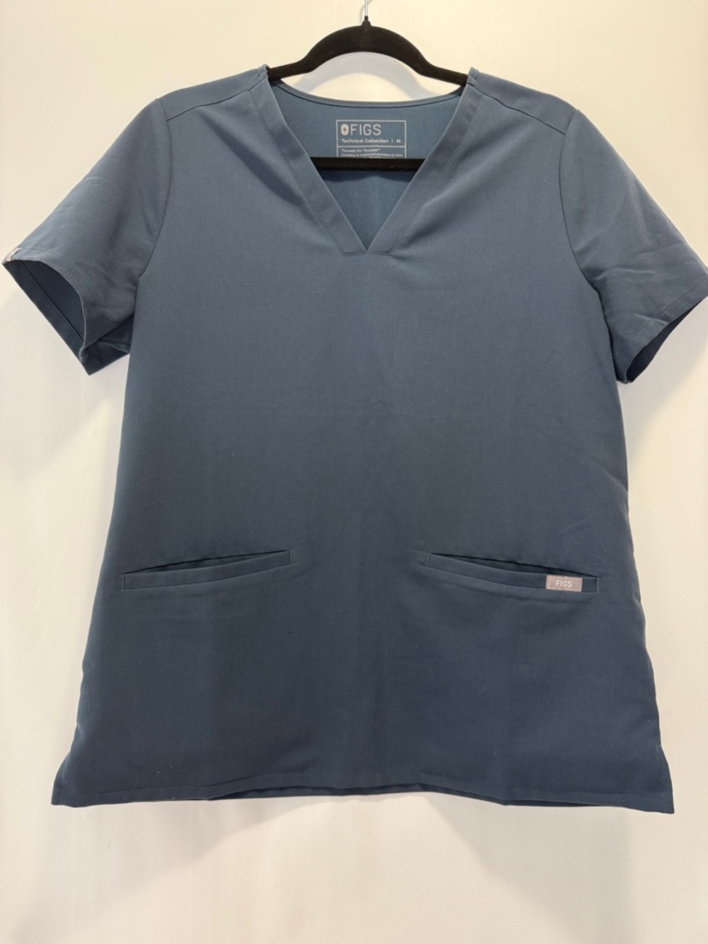 Figs Casma 3 Pocket slate  blue medical dental scrub top women’s size M 
EUC
